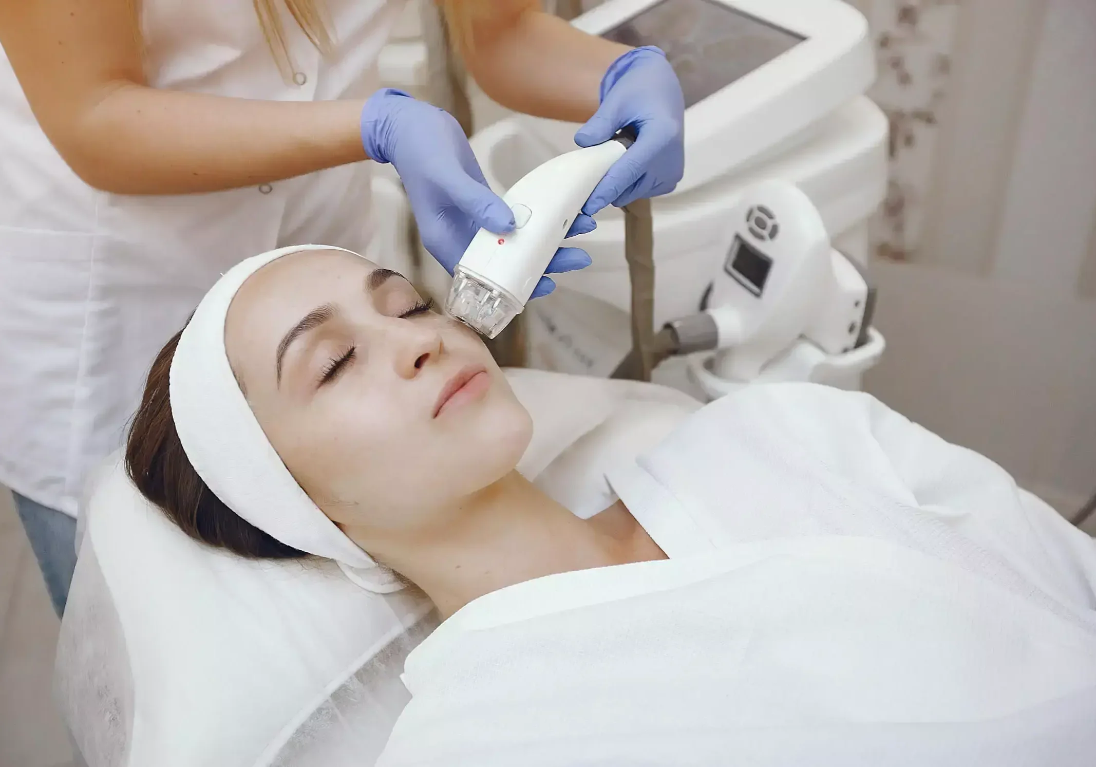 Peeling Dr. Adamskaya Plastische und Ästhetische Chirurgie